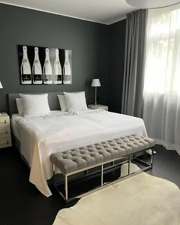 Inkblue-apartment דירה היידנאו