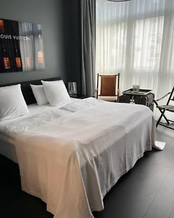 Inkblue-apartment דירה היידנאו